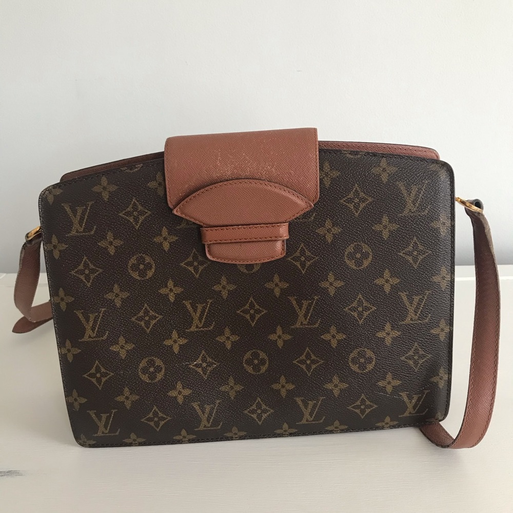 Louis Vuitton Courcelles Bag